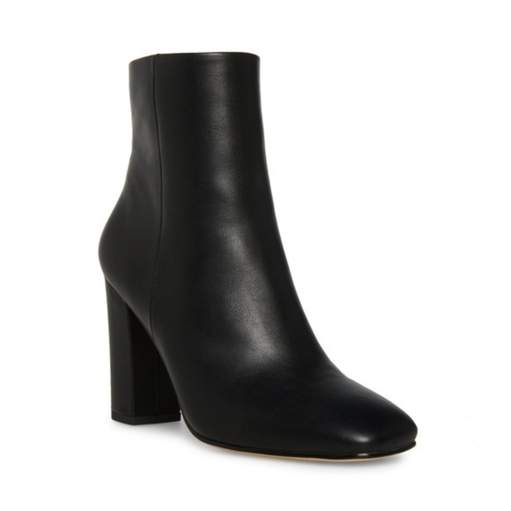 Cole Haan Ankle Leather Boots Size 91/2”